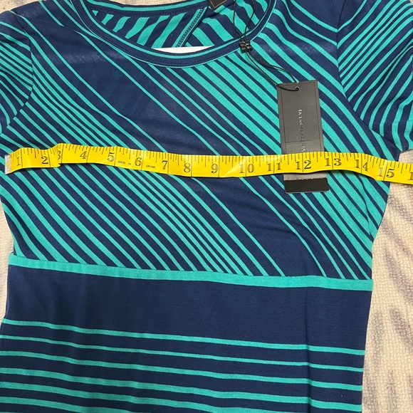 Brand new high quality cotton BCBG Maxazria size XS dress with back openings - Picture 7 of 7